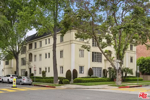 153 S Linden Dr, Beverly Hills, CA 90212 photo 2