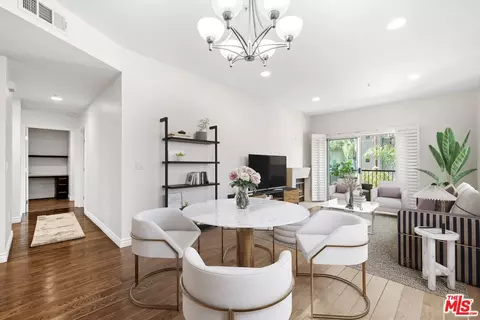 7100 Alvern St #406, Los Angeles, CA 90045