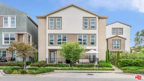 2700 E Chaucer St #7, Los Angeles, CA 90065