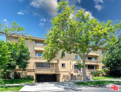 821 N Formosa Ave #303, Los Angeles, CA 90046