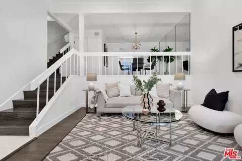 6226 Shoup Ave, Woodland Hills, CA 91367