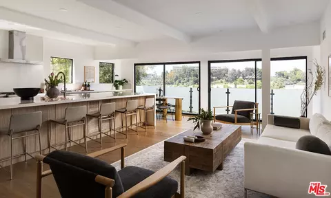 3358 Oak Glen Dr, Los Angeles, CA 90068