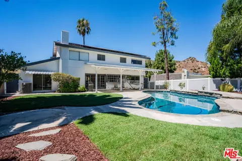 6752 Randiwood Ln, West Hills, CA 91307