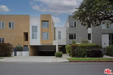 1120 N El Centro Ave #16, Los Angeles, CA 90038