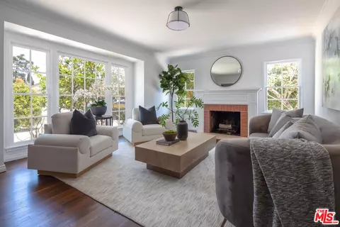 8950 Kramerwood Pl, Los Angeles, CA 90034