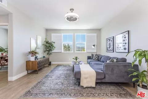 22132 Barrington Way, Santa Clarita, CA 91350 photo 3