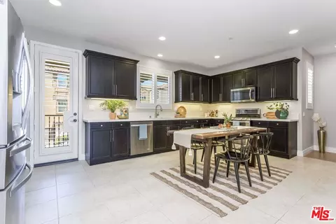 22132 Barrington Way, Santa Clarita, CA 91350 photo 5