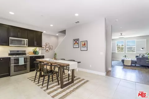 22132 Barrington Way, Santa Clarita, CA 91350 photo 7