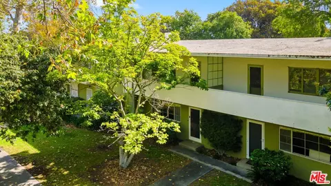 5479 Village Grn, Los Angeles, CA 90016