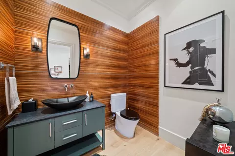 Bath - 2105 Marshbrook Rd, Westlake Village, CA 91361 photo 7 of 7