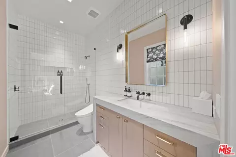 Bath - 2105 Marshbrook Rd, Westlake Village, CA 91361 photo 5 of 7