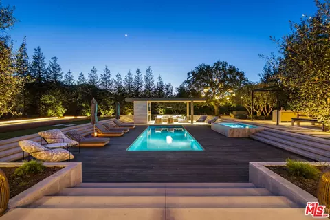 2105 Marshbrook Rd, Westlake Village, CA 91361