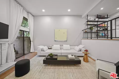 12831 Moorpark St #12, Studio City, CA 91604