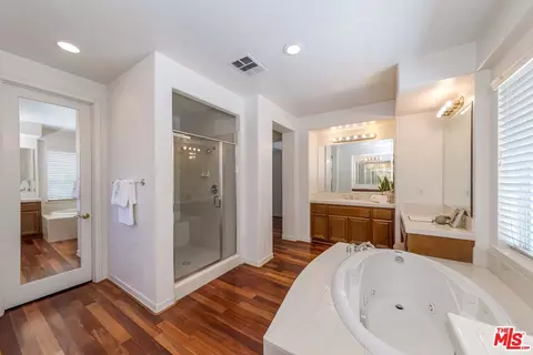 Bath - 2549 Harrison Cir, Fullerton, CA 92835 photo 4 of 4