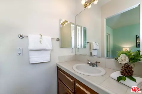 Bath - 2549 Harrison Cir, Fullerton, CA 92835 photo 2 of 4