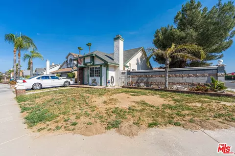 101 Pinetree Dr, Perris, CA 92571 photo 3
