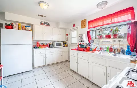 101 Pinetree Dr, Perris, CA 92571 photo 11