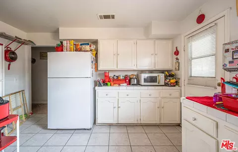 101 Pinetree Dr, Perris, CA 92571 photo 13