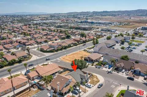 101 Pinetree Dr, Perris, CA 92571 photo 6