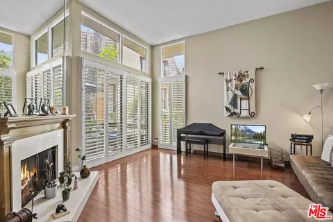 9000 Vanalden Ave #142, Northridge, CA 91324