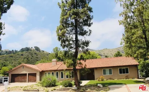 1 Horseshoe Rd, Bell Canyon, CA 91307