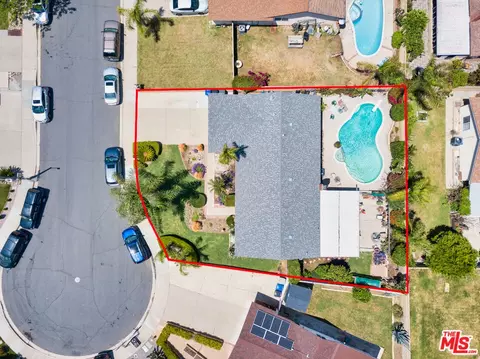 View/Area - 2011 E Cherry Hill Ct, Ontario, CA 91761 photo 3 of 9