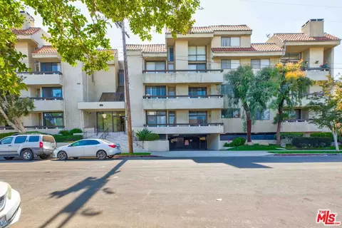 5237 Newcastle Ave #301, Encino, CA 91316