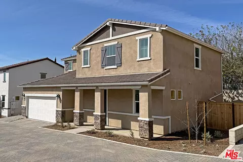 11767 N Fenton Ave, Sylmar, CA 91342