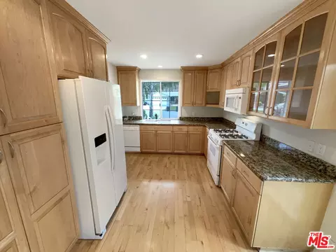 604 Sandy Ave, Simi Valley, CA 93065 photo 2