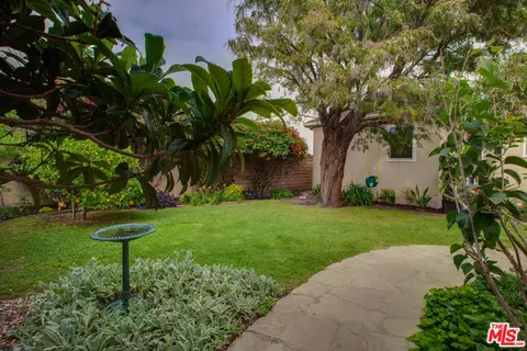 1725 S Genesee Ave, Los Angeles, CA 90019