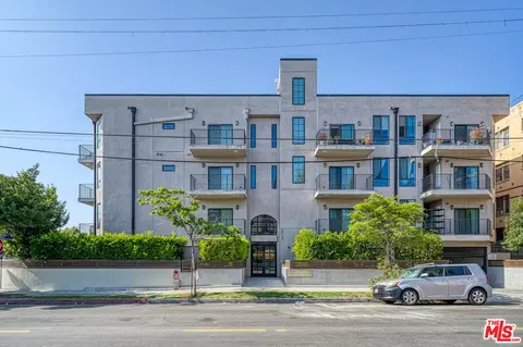 3715 San Marino St #206, Los Angeles, CA 90019