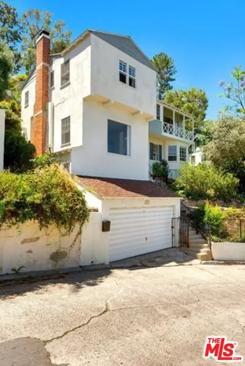 6217 Scenic Ave, Los Angeles, CA 90068