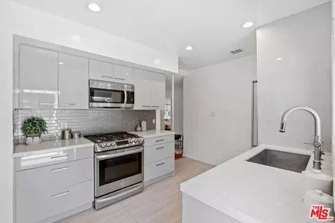 4229 Klump Ave, Studio City, CA 91602 photo 19