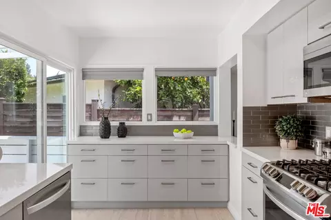 4229 Klump Ave, Studio City, CA 91602 photo 18