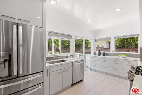 4229 Klump Ave, Studio City, CA 91602 photo 17