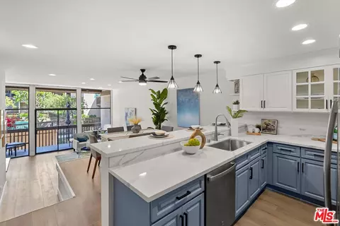 6116 Marina Pacifica N Dr #KEY 15, Long Beach, CA 90803