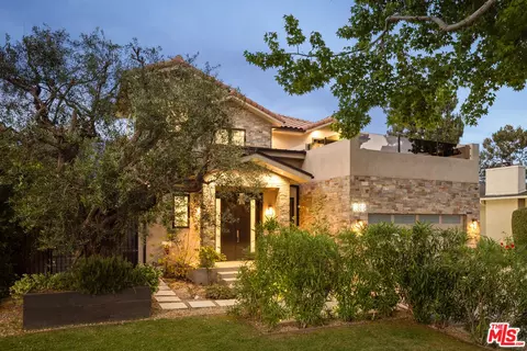 7806 Henefer Ave, Los Angeles, CA 90045