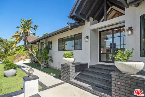 16540 Oldham St, Encino, CA 91436
