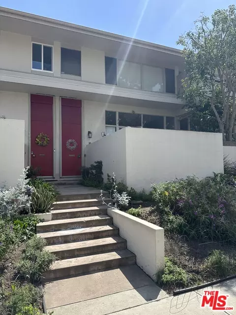 4432 W Kling St #4, Burbank, CA 91505