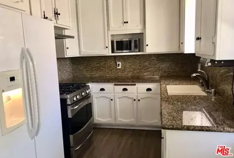 6839 Aura Ave, Reseda, CA 91335 photo 2