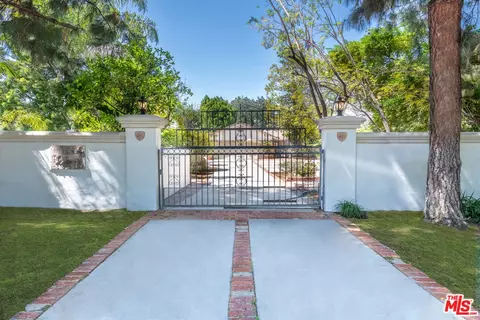 17345 Magnolia Blvd, Encino, CA 91316