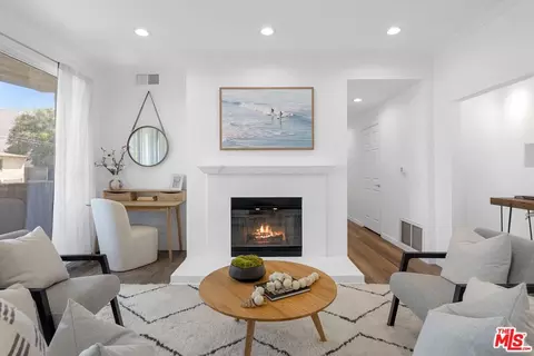 11535 Rochester Ave #102, Los Angeles, CA 90025