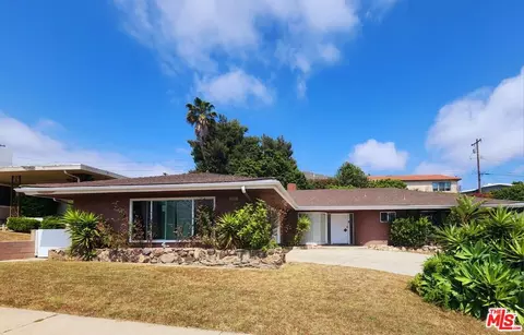 5320 Reynier Ave, Los Angeles, CA 90056