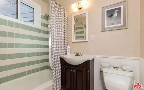 7111 Willis Ave, Van Nuys, CA 91405 photo 6