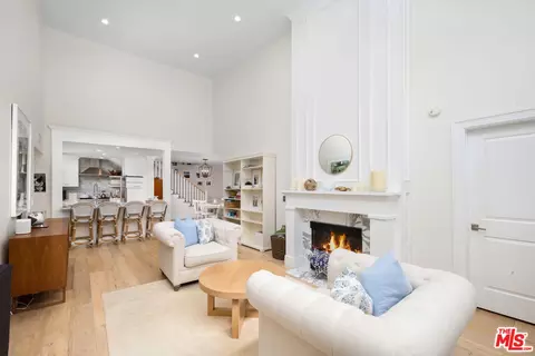 2332 Fox Hills Dr #303, Los Angeles, CA 90064