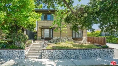 2323 Florencita Ave, Montrose, CA 91020