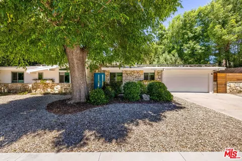 22921 Mulholland Dr, Woodland Hills, CA 91364