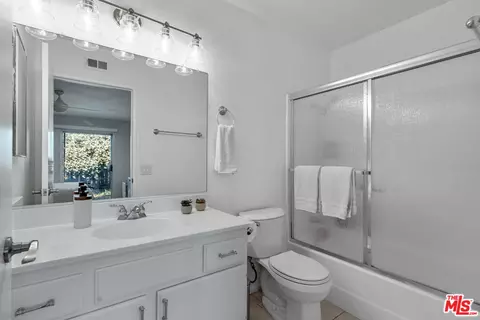 Bath - 12309 Clover Rd, Pacoima, CA 91331 photo 1 of 2