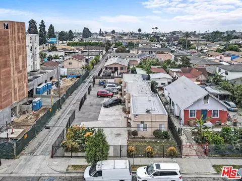 1016 W 110th St, Los Angeles, CA 90044