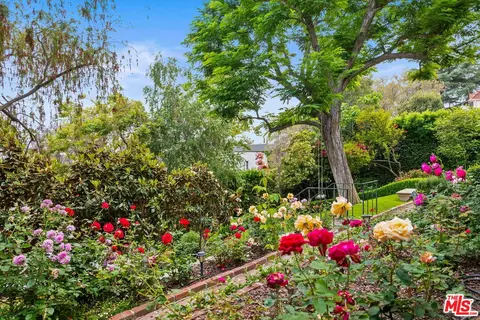4059 Cromwell Ave, Los Angeles, CA 90027